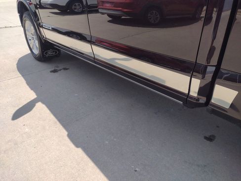 Used 2018 Ford F150 Platinum w/ Equipment Group 701A Luxury image 13