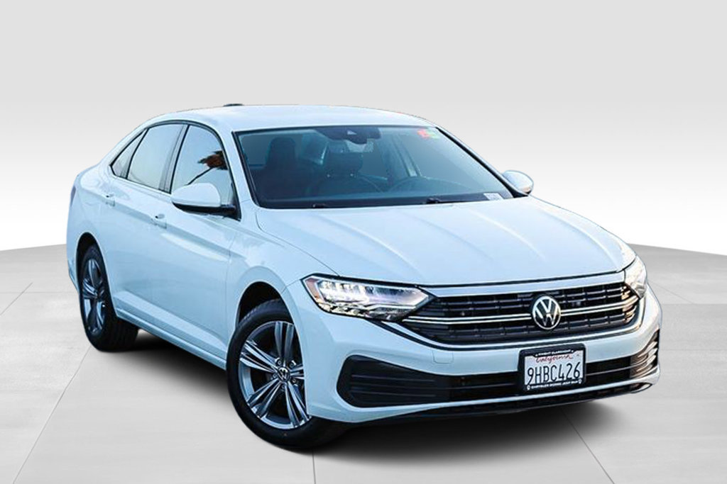 Used 2023 Volkswagen Jetta SE FWD image 2