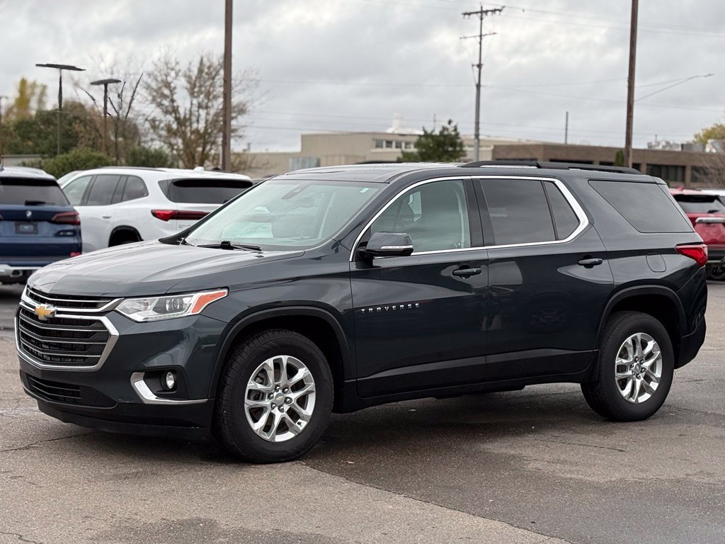 Used 2020 Chevrolet Traverse LT w/ Driver Confidence II Package AWD/4WD image 35