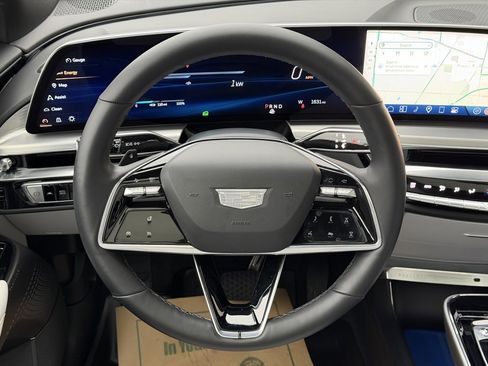 Used 2025 Cadillac Lyriq Luxury image 18