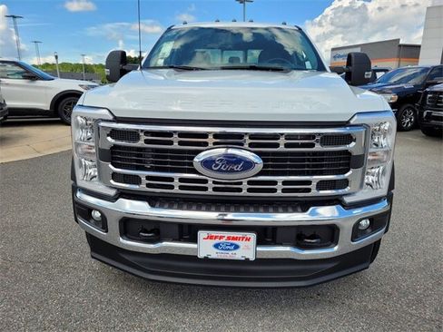 New 2025 Ford F450 XL w/ XL Chrome Package image 2