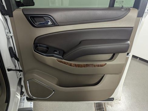 Used 2017 Chevrolet Suburban Premier image 20