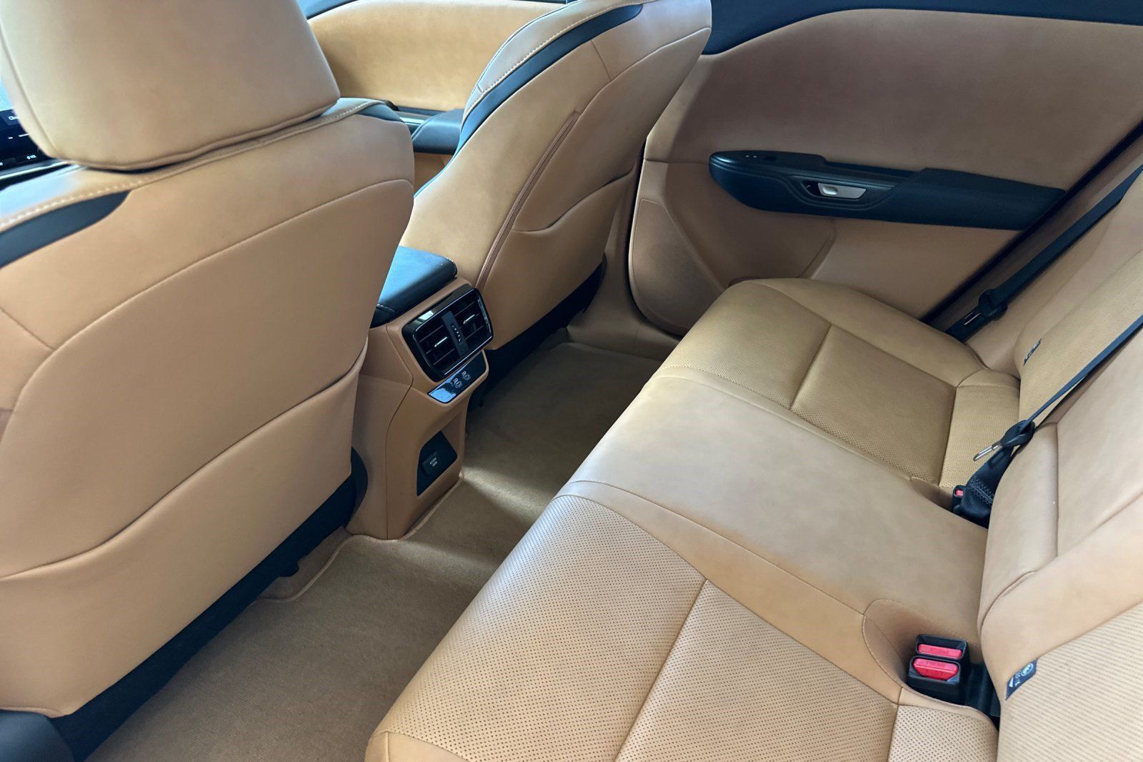 Certified 2025 Lexus RZ 450e AWD/4WD image 28