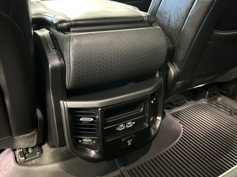 Used 2020 RAM 1500 Laramie AWD/4WD image 35