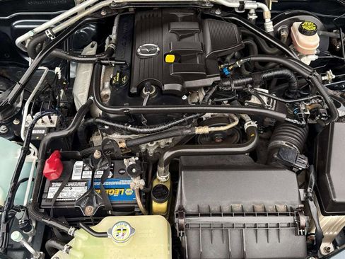 Used 2006 MAZDA MX-5 Miata Grand Touring w/ Suspension Pkg image 9