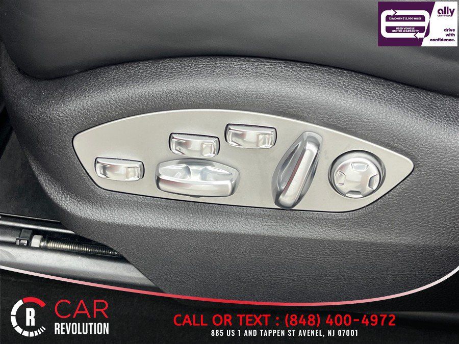 Used 2024 Porsche Macan GTS AWD/4WD image 38