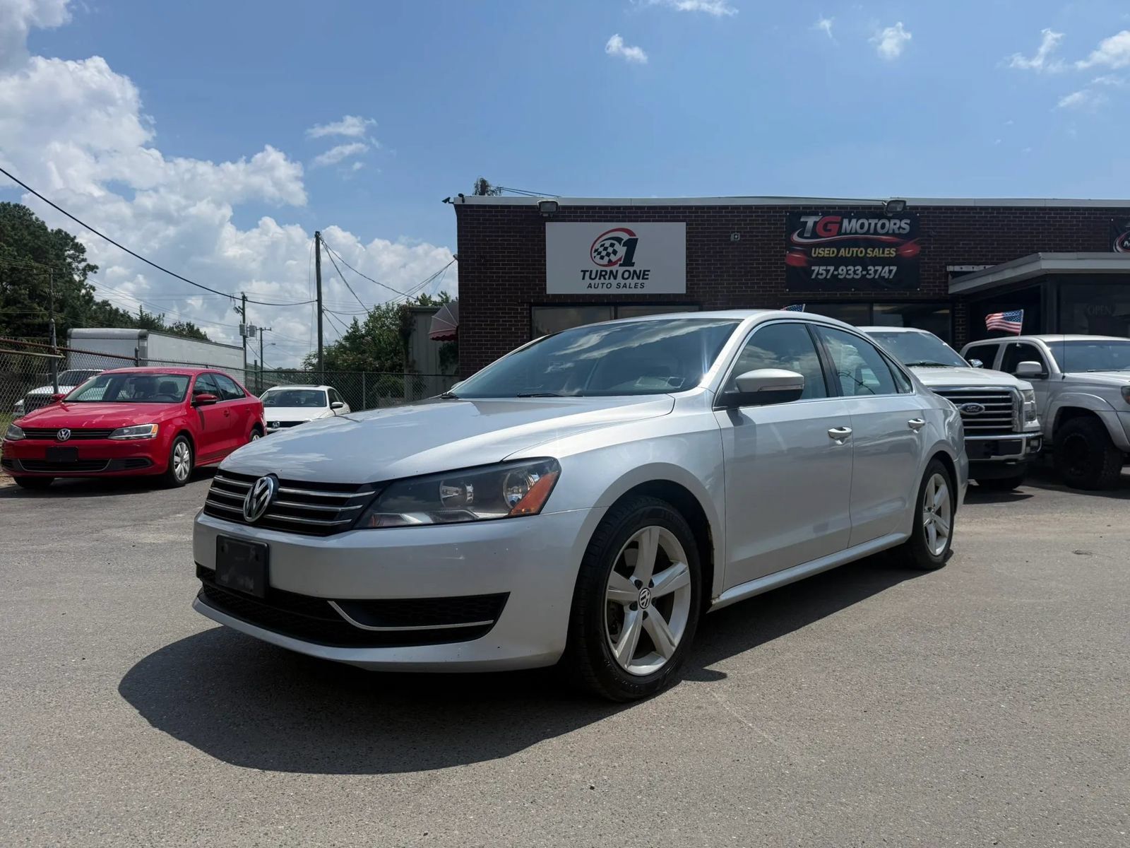 Used 2013 Volkswagen Passat 2.5 SE FWD image 1