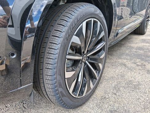 New 2026 Volvo XC90 B6 Plus w/ Protection Package Premier AWD/4WD image 4