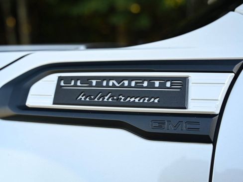 Used 2021 GMC Sierra 3500 Denali w/ Denali Ultimate Package AWD/4WD image 5