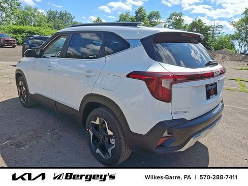 Certified 2025 Kia Seltos EX AWD/4WD image 3