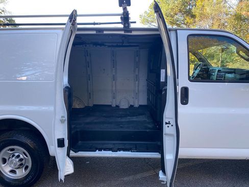 Used 2020 Chevrolet Express 2500 w/ Driver Convenience Package image 34