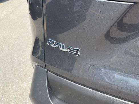 Used 2025 Toyota RAV4 LE AWD/4WD image 11