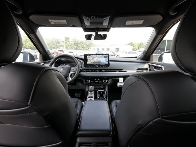 New 2026 Mitsubishi Outlander LE AWD/4WD image 42