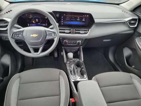 Used 2025 Chevrolet TrailBlazer LT AWD/4WD image 27