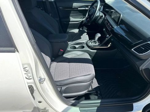 New 2026 Kia Seltos LX FWD image 13