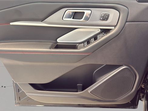Certified 2025 Ford Explorer ST AWD/4WD image 21