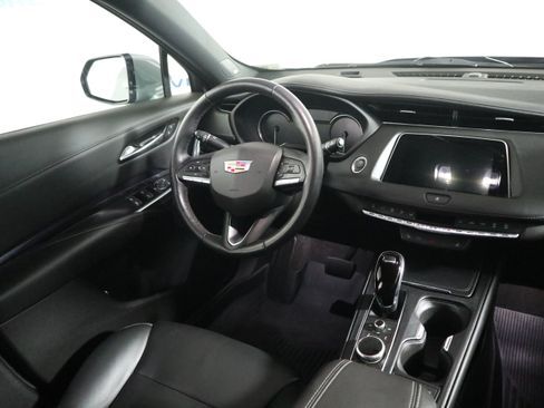 Used 2023 Cadillac XT4 Luxury w/ Cold Weather Package FWD image 15
