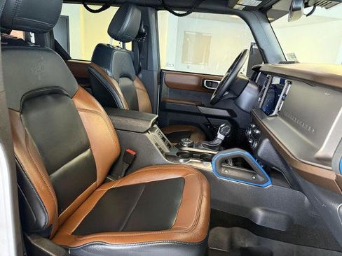 Certified 2023 Ford Bronco Outer Banks w/ Sasquatch Package image 20