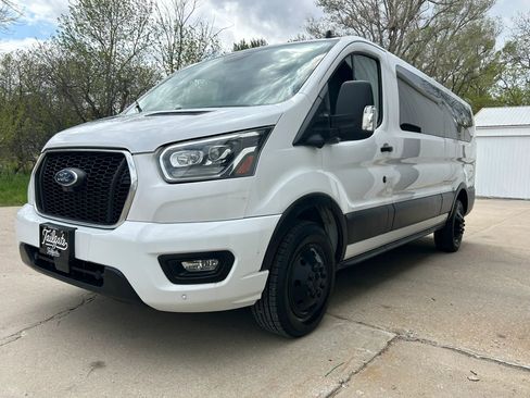Used 2023 Ford Transit 350 XLT RWD image 4