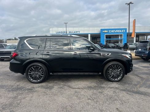 Used 2024 INFINITI QX80 Sensory image 2