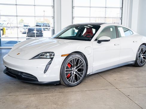 Used 2021 Porsche Taycan 4S image 11