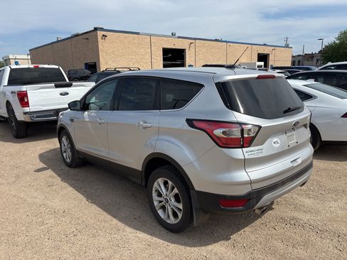 Used 2017 Ford Escape SE AWD/4WD image 4