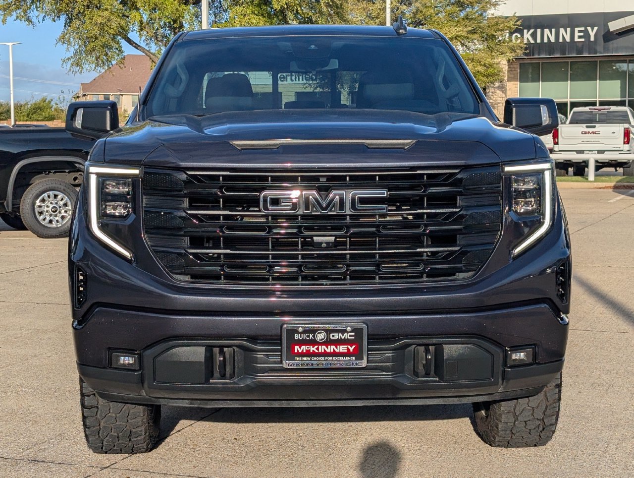 Used 2022 GMC Sierra 1500 Elevation w/ Elevation Premium Package AWD/4WD image 6