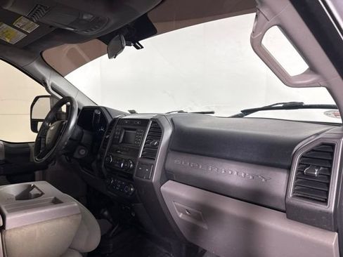 Used 2017 Ford F250 XL w/ Power Equipment Group AWD/4WD image 28