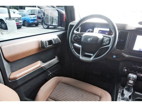 Used 2023 Ford Bronco Outer Banks AWD/4WD image 11