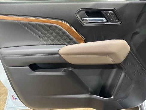 New 2026 GMC Canyon Denali image 15