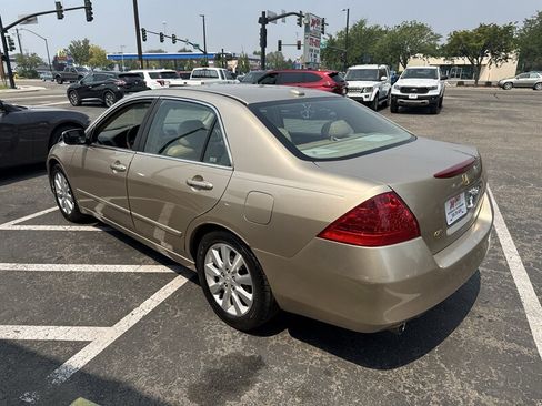 Used 2006 Honda Accord EX image 3
