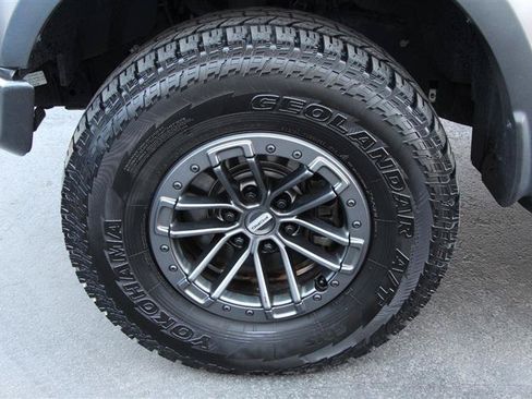 Used 2019 Ford F150 Raptor w/ Equipment Group 802A Luxury AWD/4WD image 41