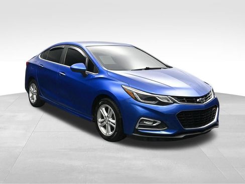 Used 2016 Chevrolet Cruze LT w/ Convenience Package FWD image 7
