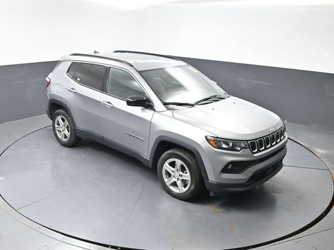 Used 2024 Jeep Compass Latitude AWD/4WD image 42