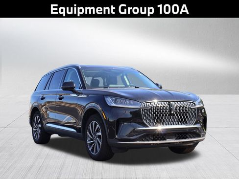 Used 2025 Lincoln Aviator AWD image 4