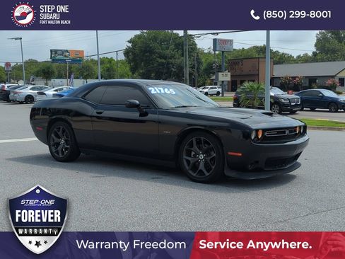 Used 2019 Dodge Challenger R/T RWD image 9