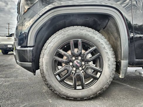 Used 2024 GMC Sierra 1500 Elevation w/ LPO, Elevation Black Package AWD/4WD image 10