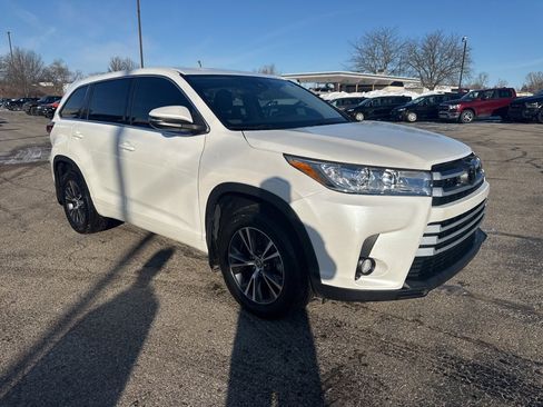 Used 2018 Toyota Highlander Plus image 8