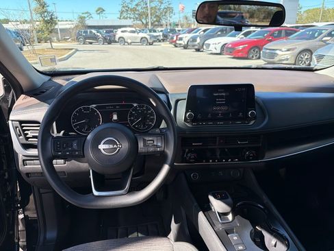 Certified 2023 Nissan Rogue SV image 25