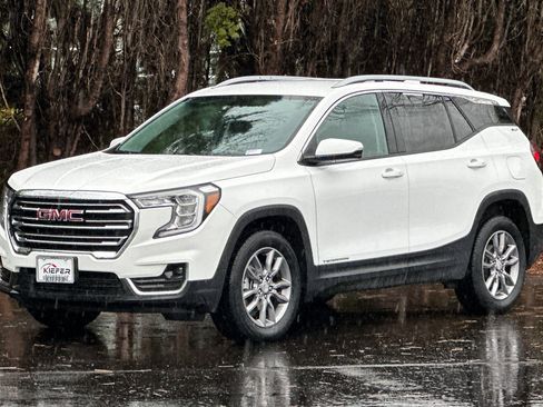Used 2024 GMC Terrain SLT image 8