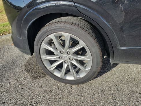 Used 2025 Buick Encore GX Avenir w/ Avenir Technology Package image 17