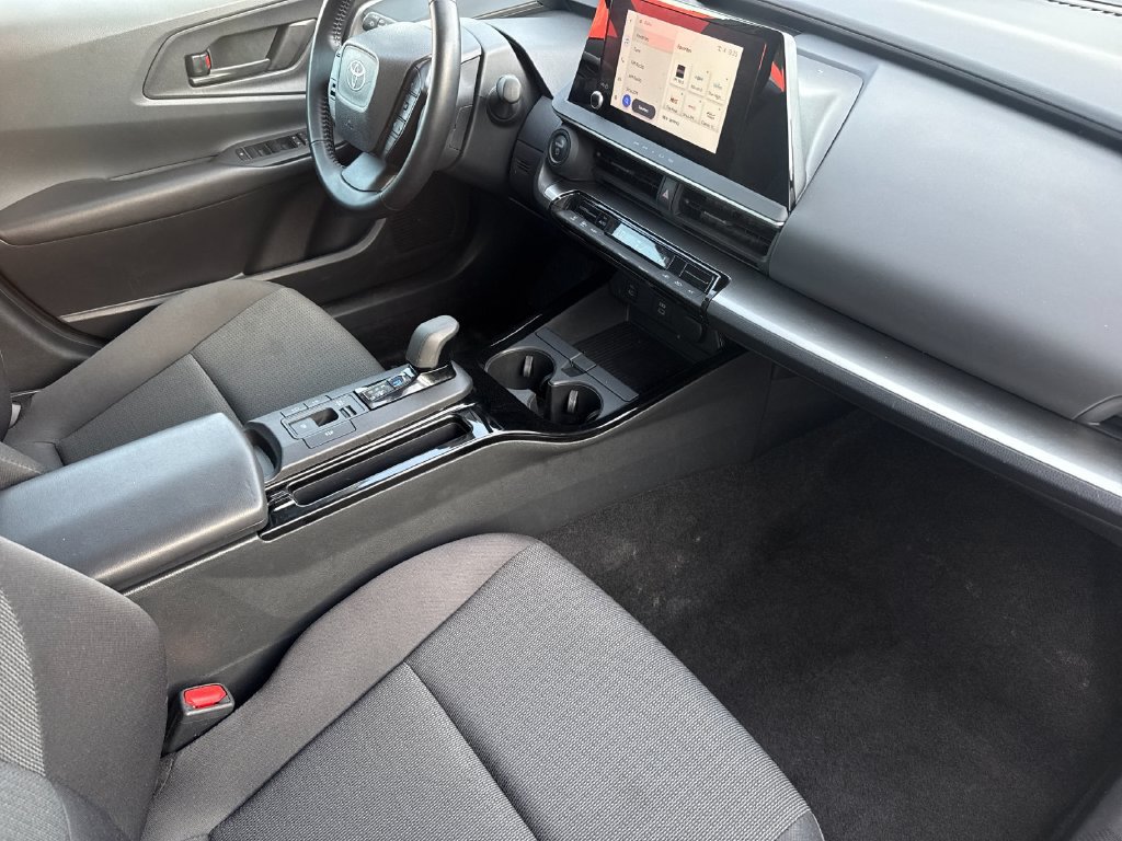 Certified 2025 Toyota Prius LE FWD image 16