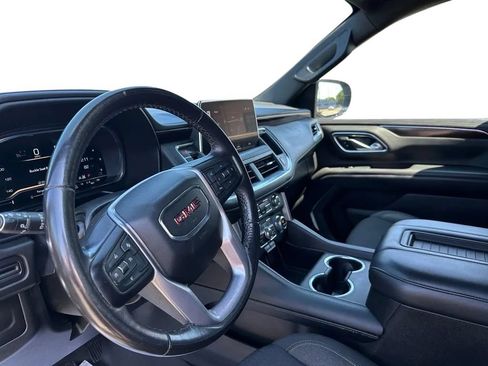 Used 2022 GMC Yukon XL SLE w/ Gmc Pro Safety Plus Package AWD/4WD image 11