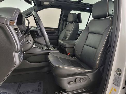 Used 2023 Chevrolet Tahoe Premier AWD/4WD image 14