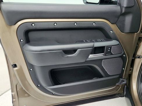 Used 2024 Land Rover Defender 110 X-Dynamic SE image 11