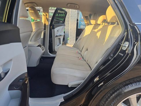 Used 2012 Toyota Venza LE FWD image 16