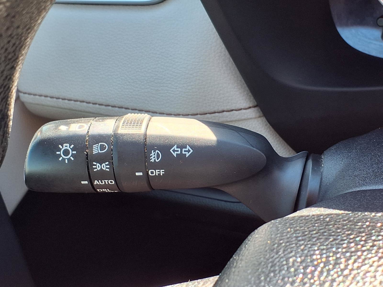 Used 2020 Toyota RAV4 XLE w/ Convenience Package FWD image 21