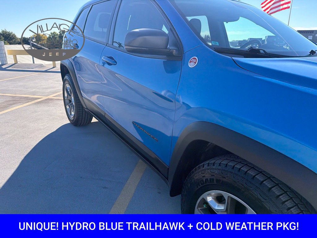 Used 2019 Jeep Cherokee Trailhawk w/ Cold Weather Group AWD/4WD image 15