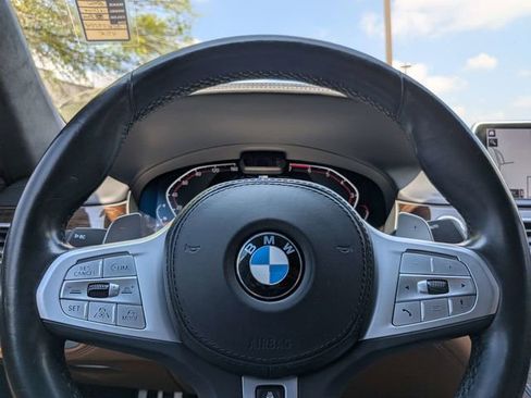 Used 2022 BMW 750i xDrive image 27