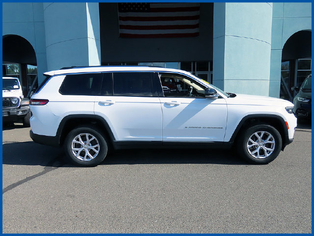 Used 2022 Jeep Grand Cherokee L Limited AWD/4WD image 3